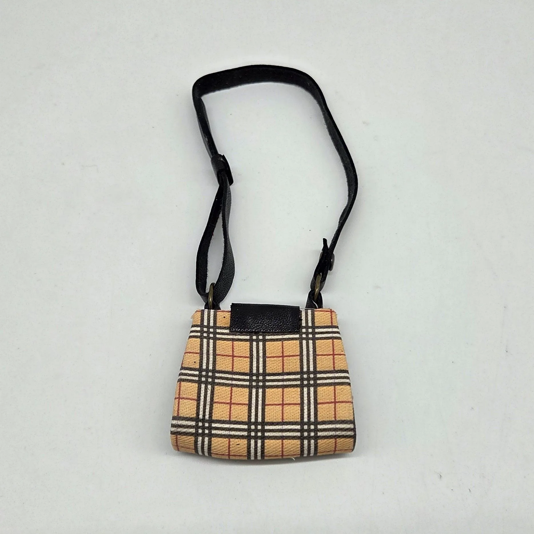 Сумочка LV С-55-13 ткань/искус.кожа цв.св.коричневый 5,5*5*1,5см для кукол | 1