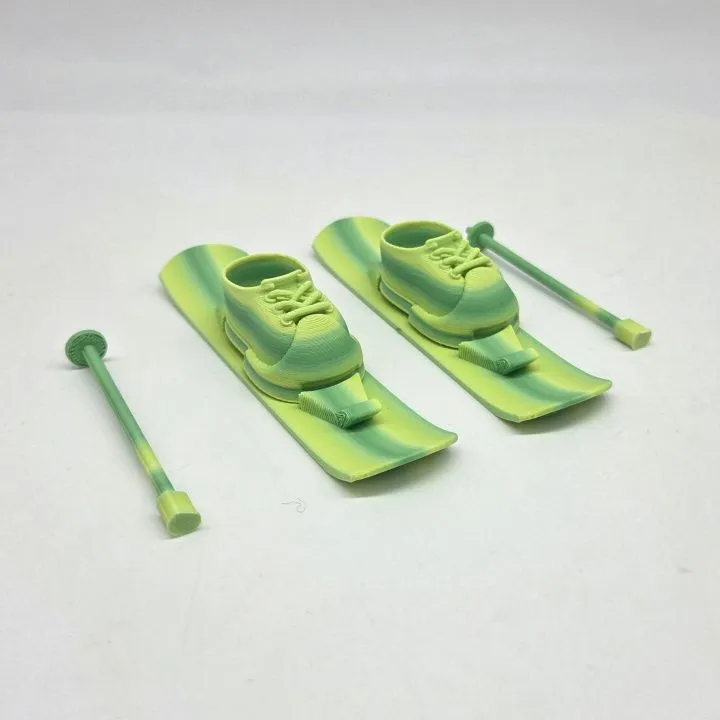 Лыжи с палками и ботинками для кукол (Лабубу 17см) цв.салатовый (03) 282 для кукол
