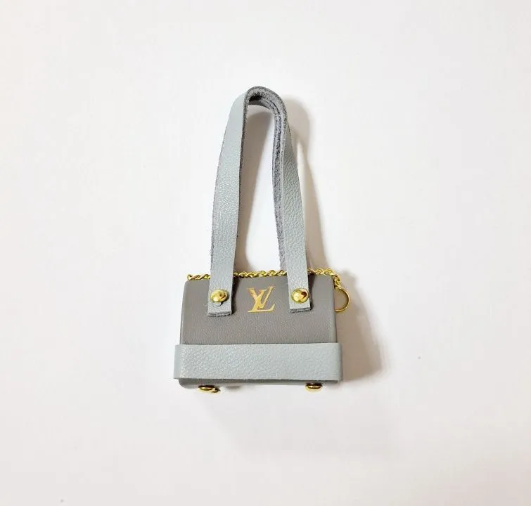 Сумочка  LV С-92 натур.кожа цв.серый.4,5*2*3см для кукол