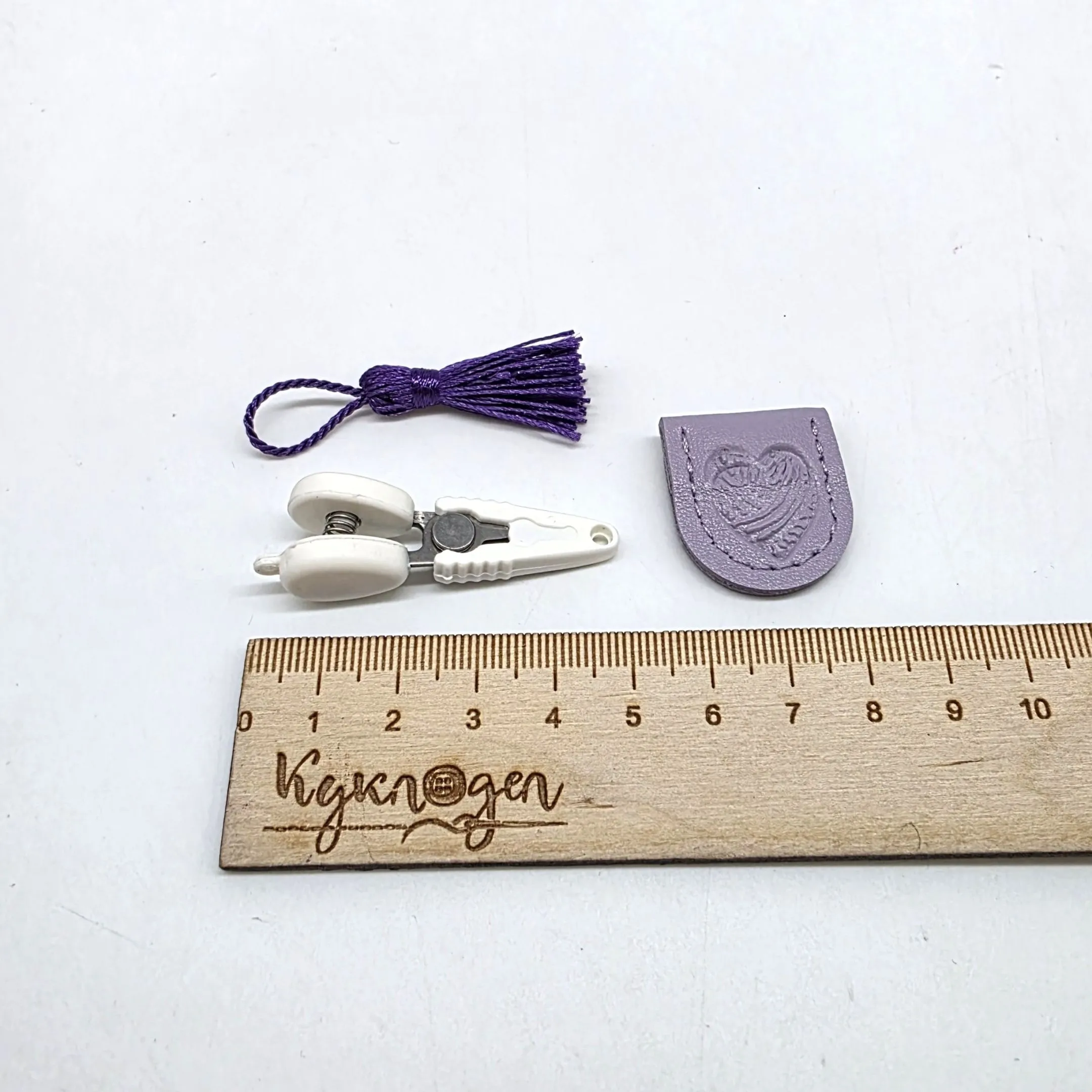 Мини-ножницы 4,5см с чехлом цв.сиреневый 28014 для кукол | 2