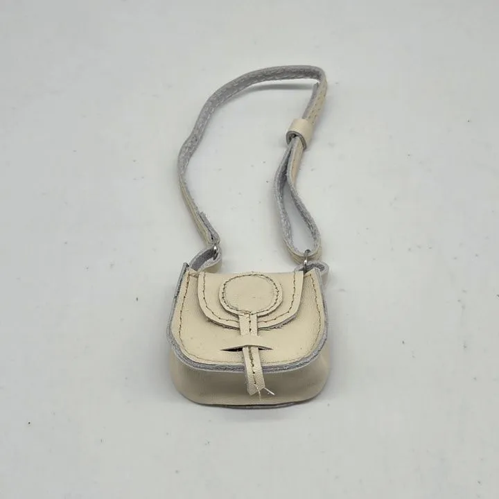 Сумочка С-142 натур.кожа 4,7*4,3*2см цв.топлёное молоко (03) для кукол