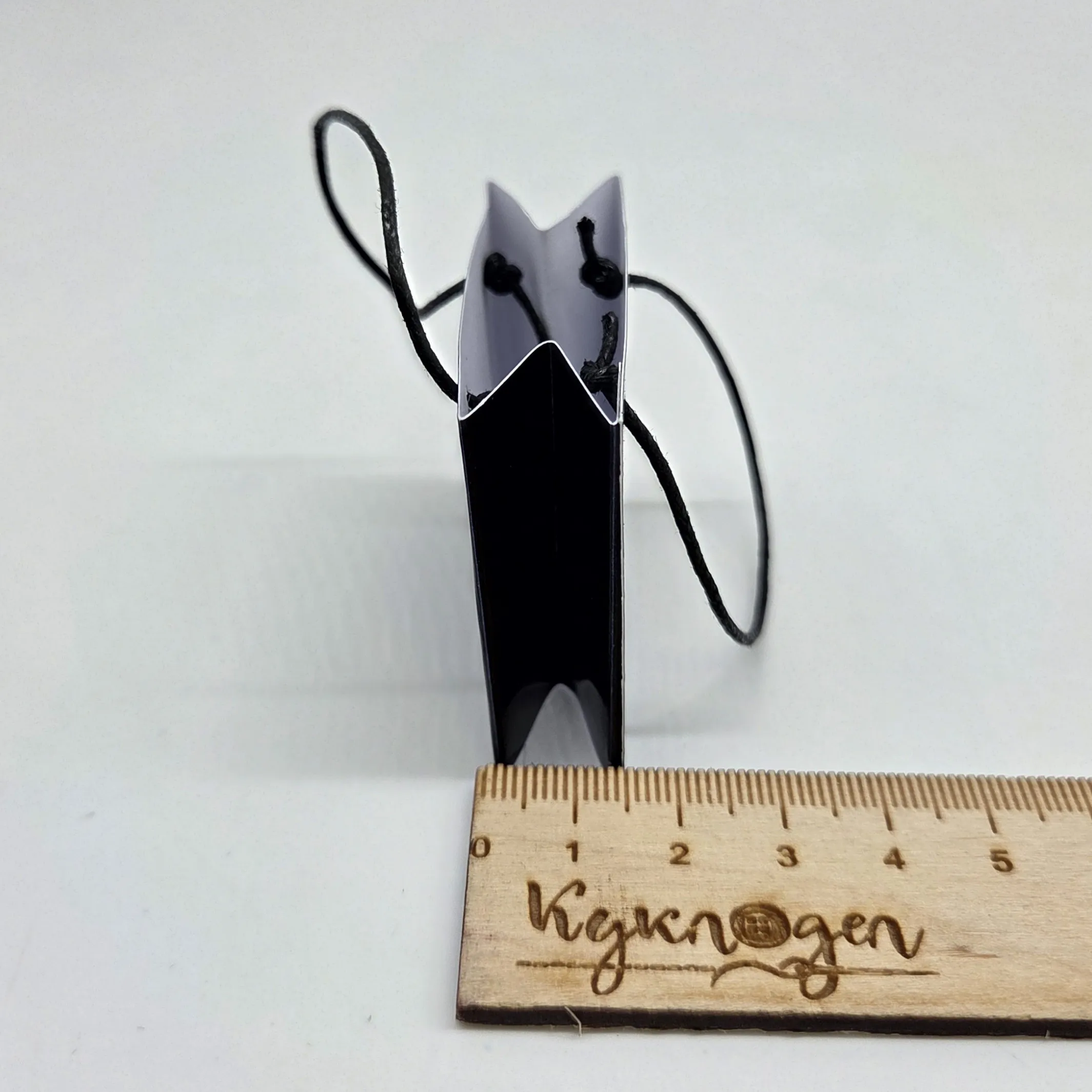 Миниатюрный пакет с логотипом Chanel цв.чёрный с серым для кукол | 3