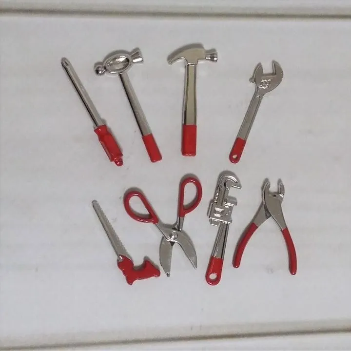 Набор мастера 8 предметов НМ-02 цв.красный для кукол