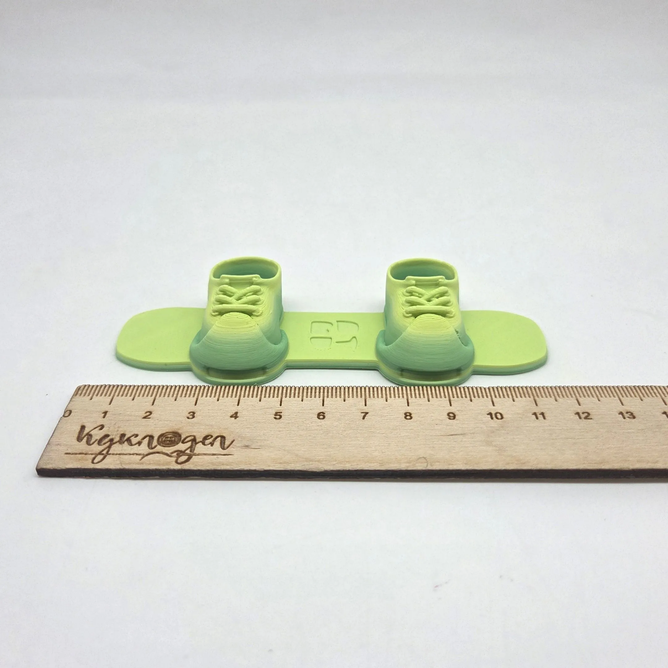 Сноуборд для кукол (Лабубу 17см) цв.салатовый (03) 11,5*4см 281 для кукол | 1