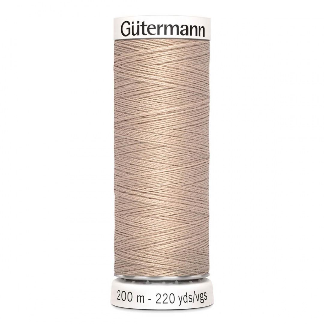 Нить Gutermann Sew-all 100%п/э цв.бледно-песочный (121) 200м 748277 для кукол | 1