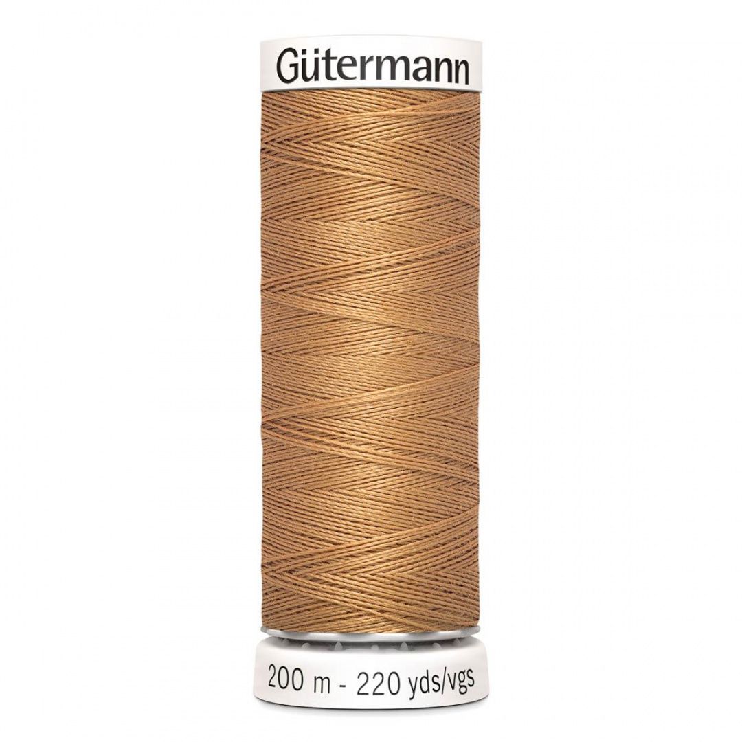 Нить Gutermann Sew-all 100%п/э цв.св.бежевая охра (307) 200м 748277 для кукол | 1