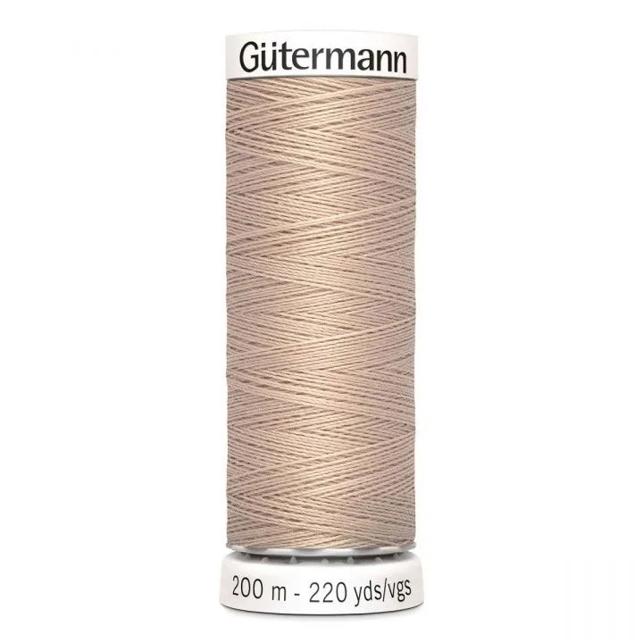 Нить Gutermann Sew-all 100%п/э цв.бледно-песочный (121) 200м 748277 для кукол